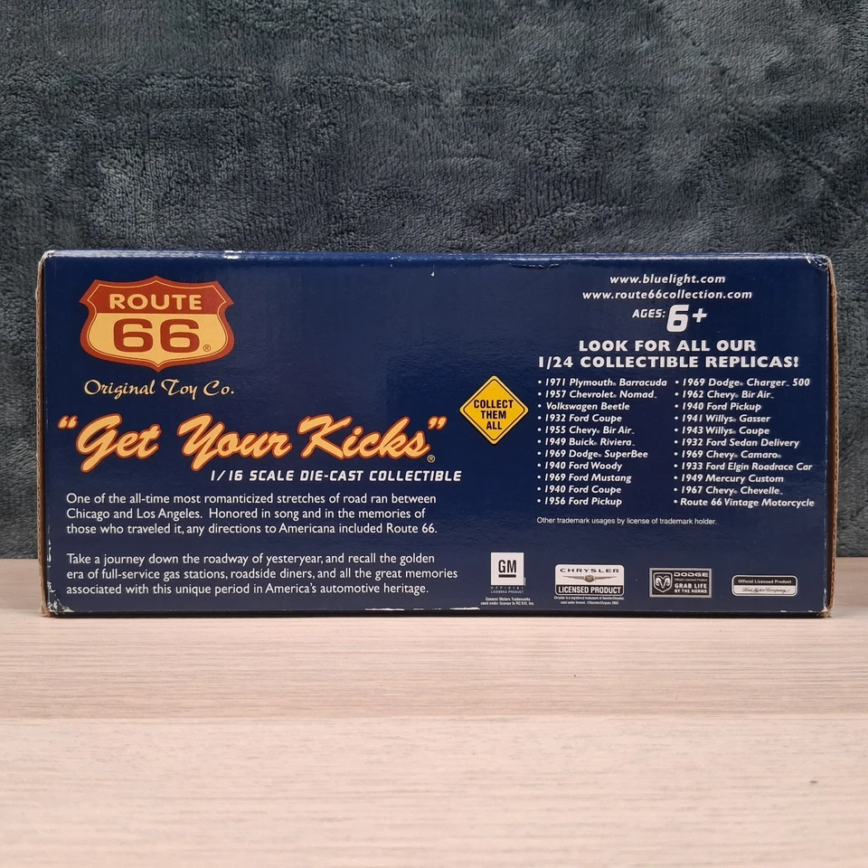 Route 66 Vintage Motorcycle Get Your Kicks Series 1:16 Scale Die-Cast Replica - Image 4 of 4