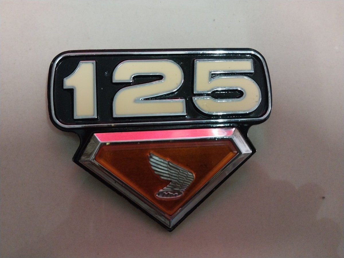 左右金属製リプロ エンブレム CB125 CL125 サイドカバー ベンリィ 左右金属製リプロ エンブレム CB125 CL125 サイドカバー ベンリィ