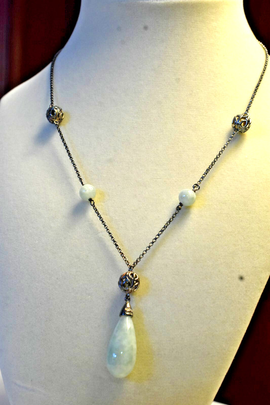 "NEW" old stock  Light JADE Sterling Silver TEAR DROP Necklace IN BOX   #220