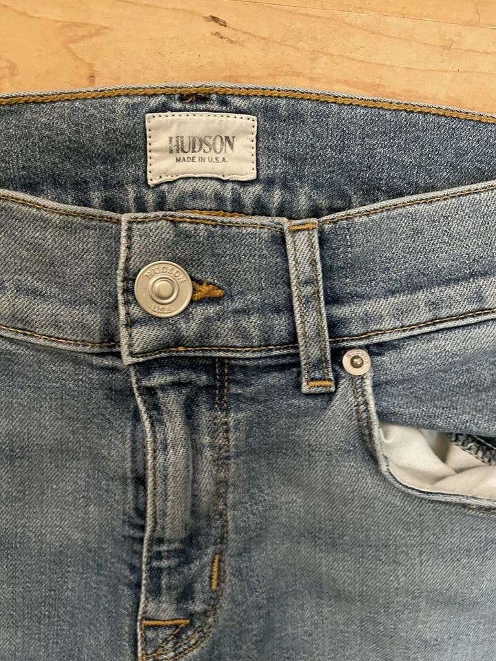 Pantalones de mezclilla HUDSON azul claro lavado pierna ancha talla 26 para mujer informales dobladillo crudo entrepierna 34” X7 Foto 2 de 3
