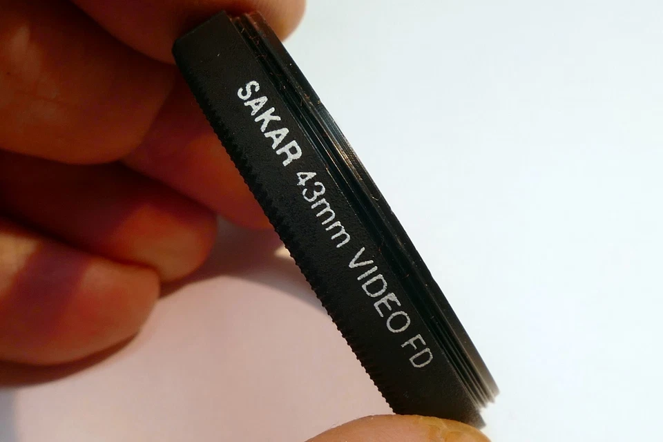 Sakar 43mm Video FD Lens Filter screw in type FL-D - Image 2 of 4
