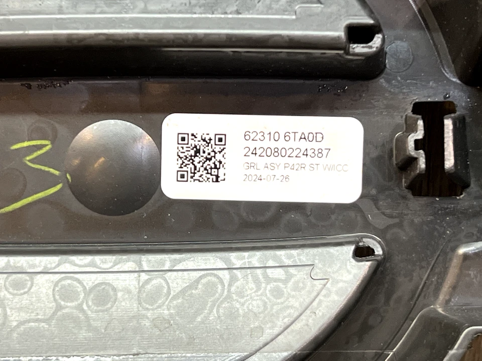 2022-2024 Nissan Pathfinder Grille ASSY OEM Part# 62310-6TA0D - Imagem 3 de 4