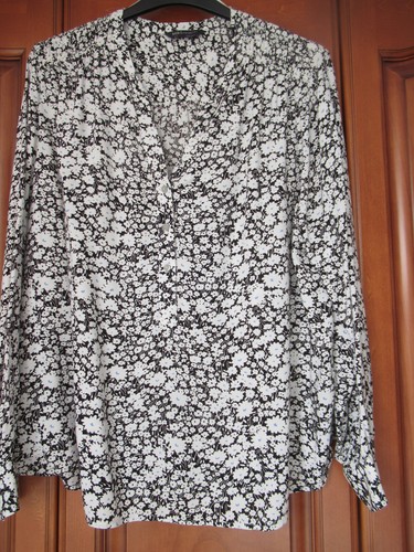 LOVELY MARKS & SPENCER COLLECTION FLORAL BLOUSE - BLACK/MULTI 20
