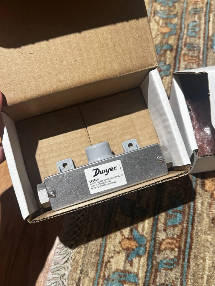 Dwyer 629C-04-CH-P2-E5-S1 Wet/Wet Diff Pressure Transmitter NEW 0-50 PSID x 2 - Image 4 of 4