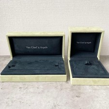 Excellent condition Van Cleef & Arpels jewelr...