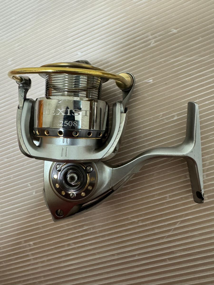 リール Daiwa EXIST2508R DAIWA EXIST HYPER BRANZINO 2508R ULTIMATE HANDLE SPINNING