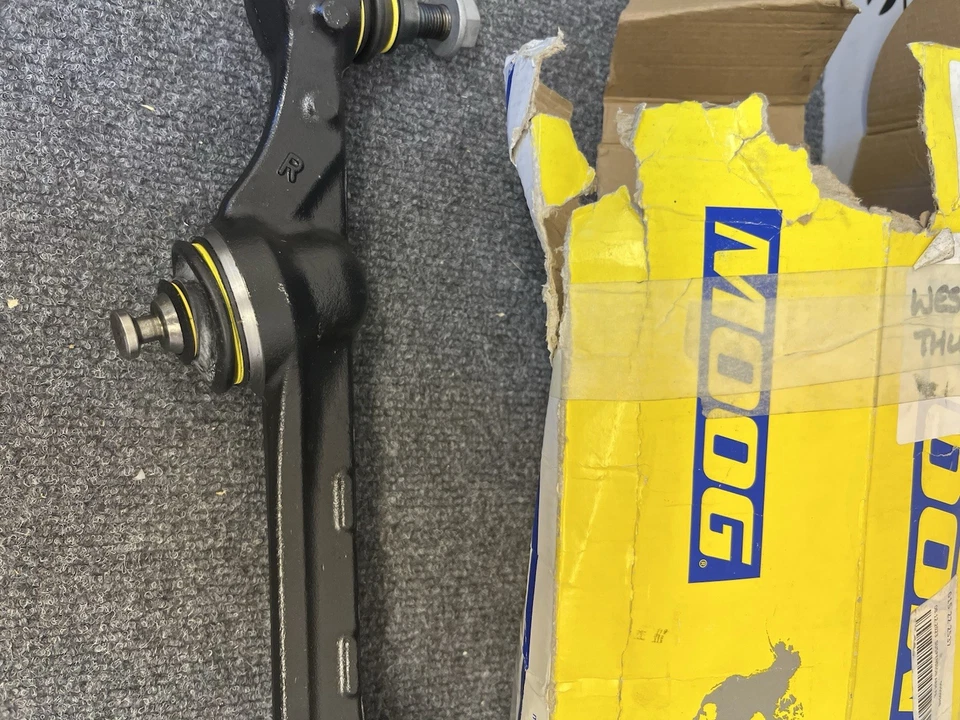 Front Right Track Control Arm Fits Mercedes-Benz S-Class S-Class Moog ME-TC-5178 - Image 3 of 4