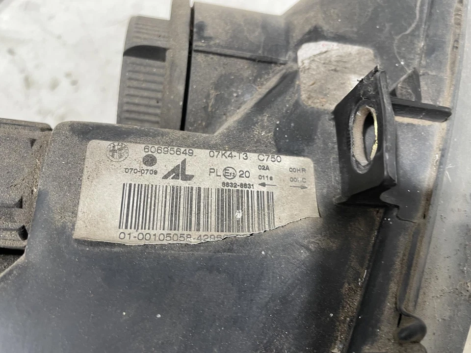 Alfa Romeo 156 Right Head Light 01/2003-05/2006 - image 4 of 4