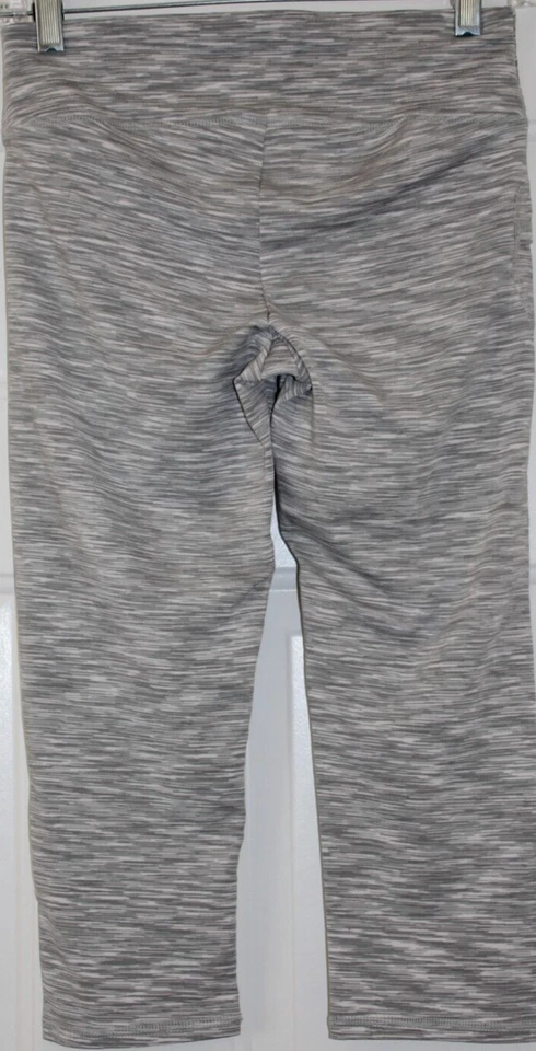 Danskin Mid Rise Fitted Capri Pant Size S Heather Gray - Image 4 of 4