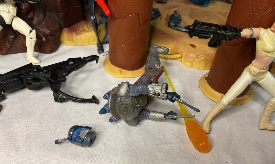 Star Wars Geonosis Battle Arena STAR WARS SAGA Juego *INCLUYE FIGURAS* Foto 4 de 4