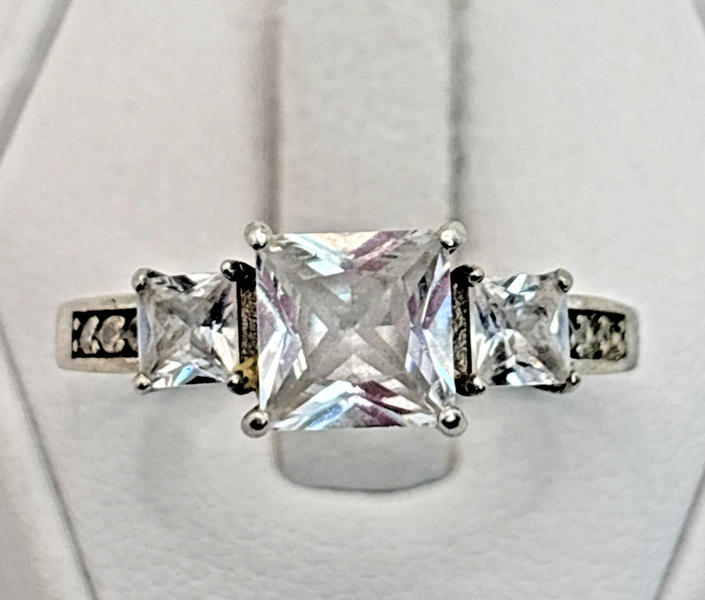 STUNNING .925 Vintage Sterling Silver Estate Ring Size 8.75 Colorless stone