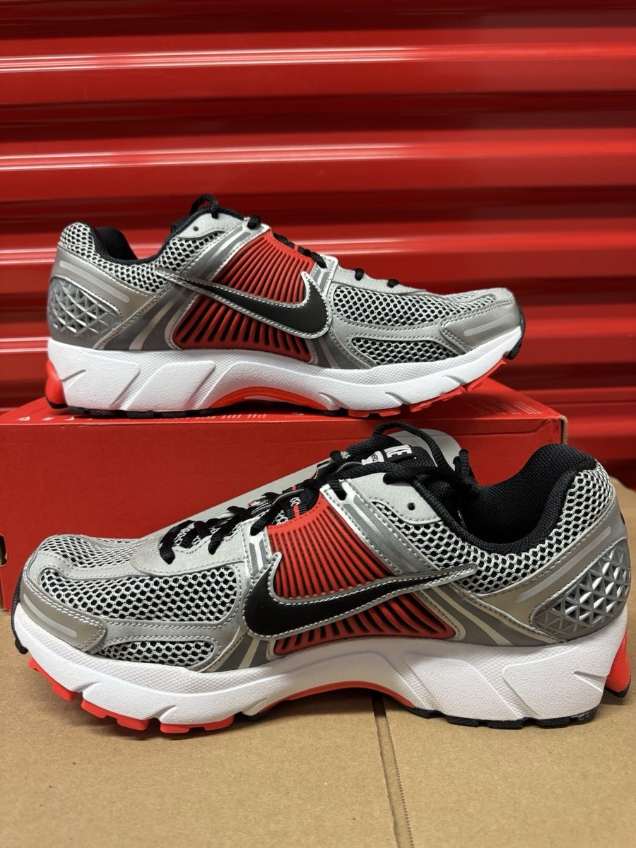 Men's Size 12 - Nike Air Zoom Vomero 5 Metallic Silver Black