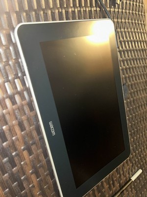 Wacom One 13.3 inch Graphics Tablet - Flint White (DTC133W0A) USED
