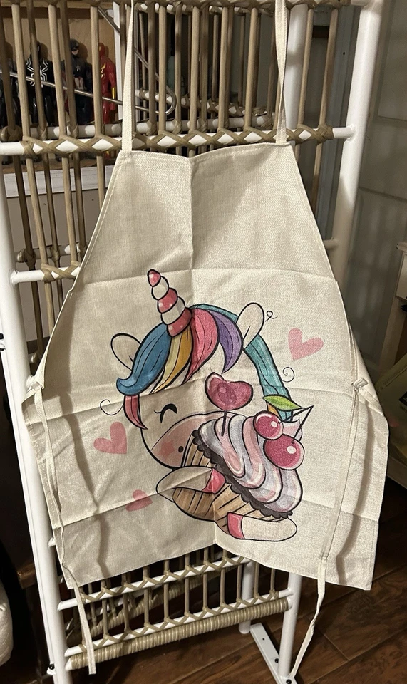 Delantal estampado unicornio Foto 2 de 3