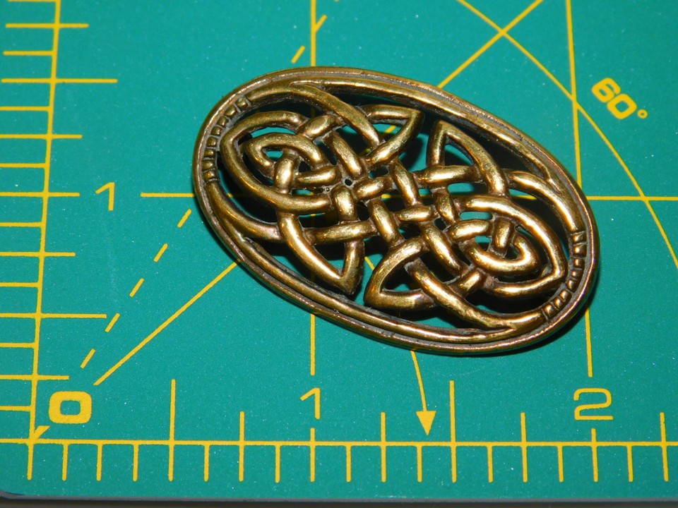 1,5 millier Images et Photos de Celtic triskelion Libres de Droits
