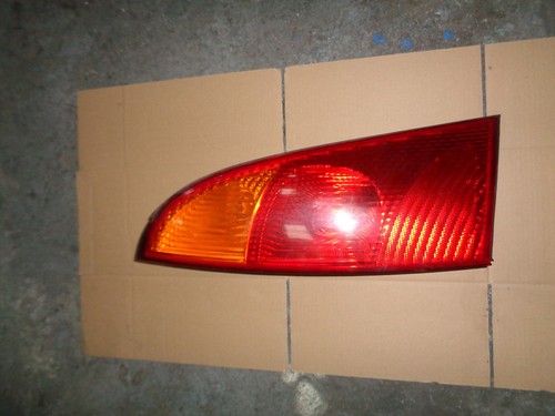 Ford Focus DAW DBW 99-04 Rücklicht Rückleuchte Links XS4113405A