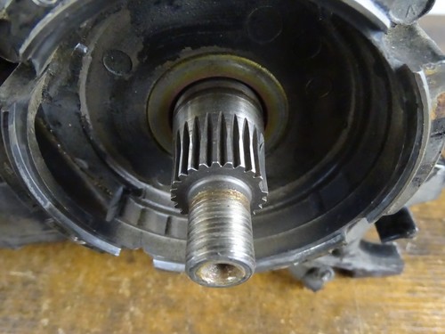 1982 Mercury 70HP POWERHEAD USED RUNS Good Compression Test - Picture 16 of 17