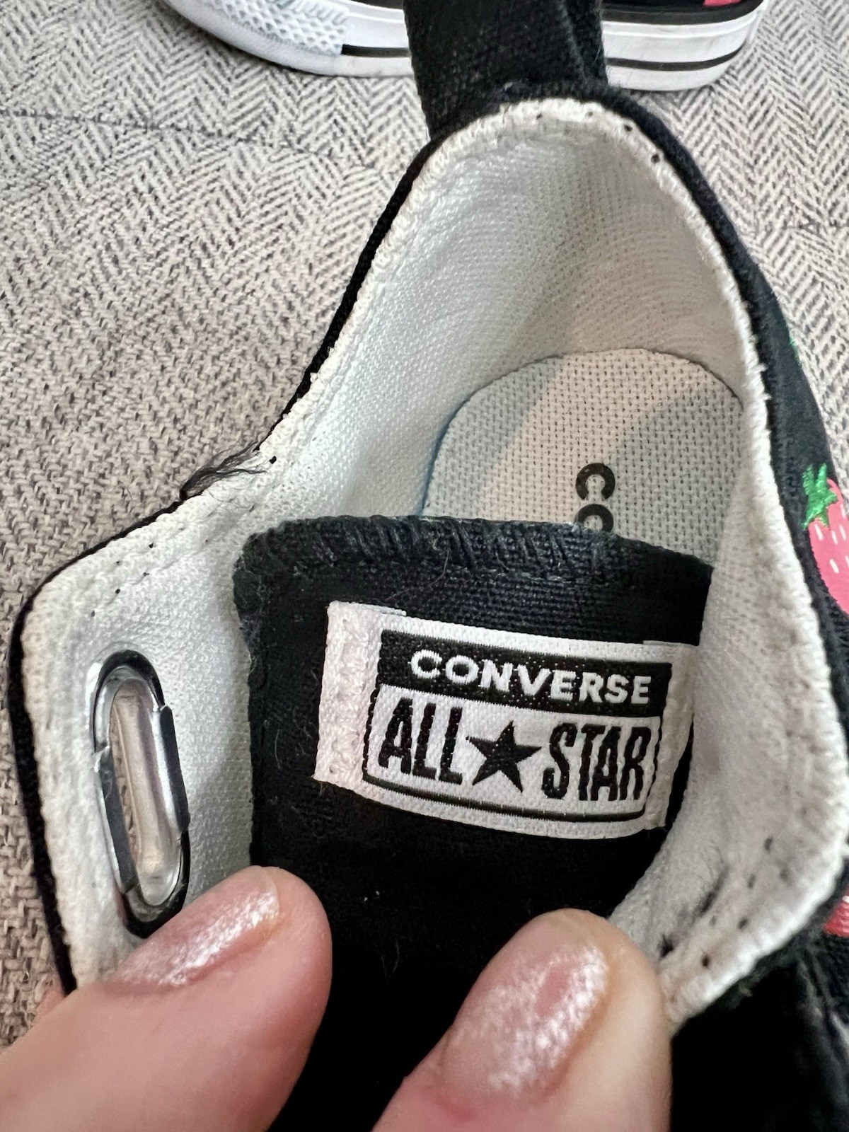 Converse Black Strawberry Sneakers Shoes Toddler Baby Girl Size 5 thumbnail 7