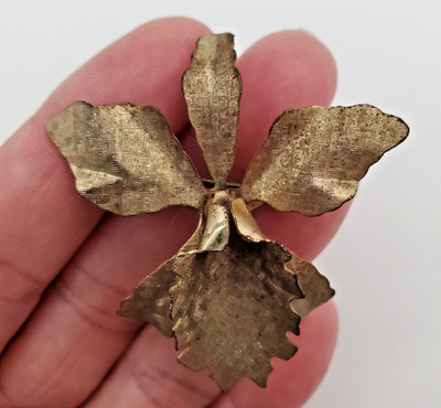 VTG Orchid Brooch 2in Thin Gold Tone Textured Crosshatch Finish 3D Metal 1950s
