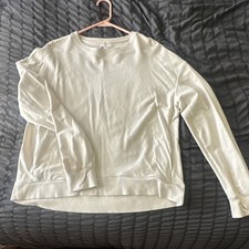 LG Ivory Pullover Sweatshirt Women Long Sleeve Crew Neck Thumb Holes Activewear
