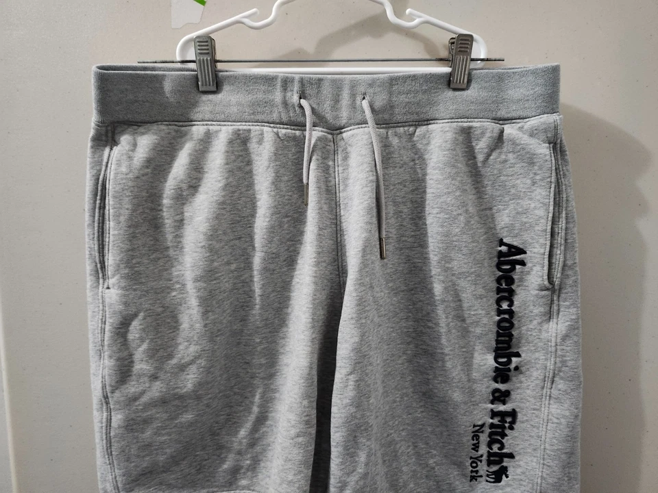 Pantalones Cortos Abercrombie Fitch Para Hombre L Gris Suave AF Sudaderas Polar Bordado Spellout 8" Foto 3 de 4