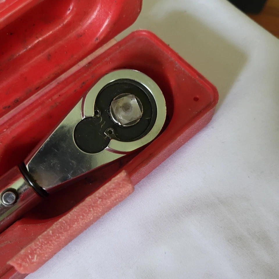 Matco Tools TRC150 1/2" Drive Fixed 10-150 ft. lbs. Torque Wrench Broken Head  - Image 4 of 4