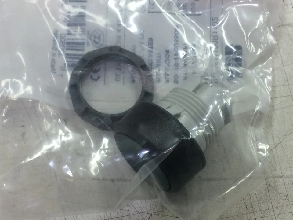 ABB MP1-11G Modular Series Green Push Button Head Momentary 22mm Cutout - Image 4 of 4