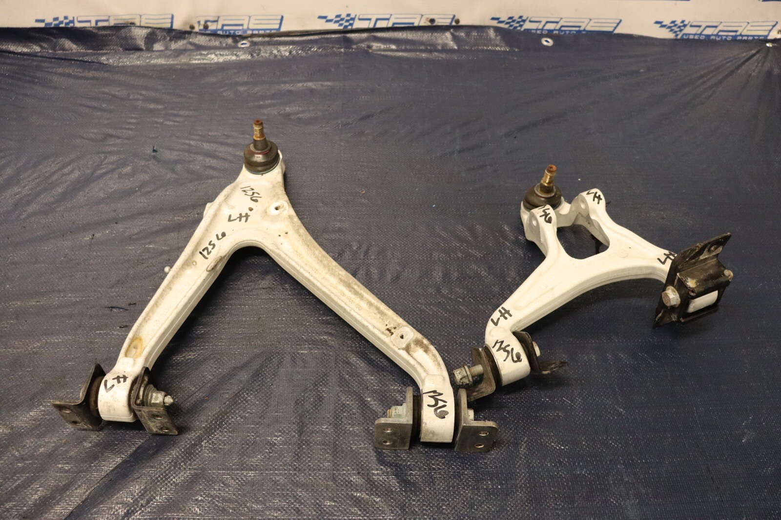 2012 AUDI R8 5.2 QUATTRO SPYDER V10 OEM LH DRIVER FRONT SPINDLE & ARMS #1256