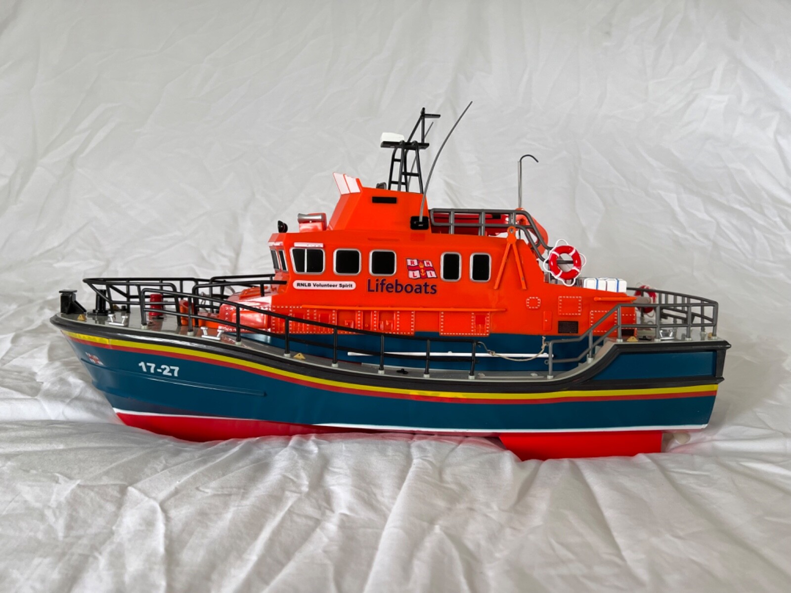 RNLI Severn Class Lifeboat (120 Scale) RC Radio Control With
