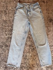 Zara Women s Light Wash Straight-Leg Jeans Size US 2
