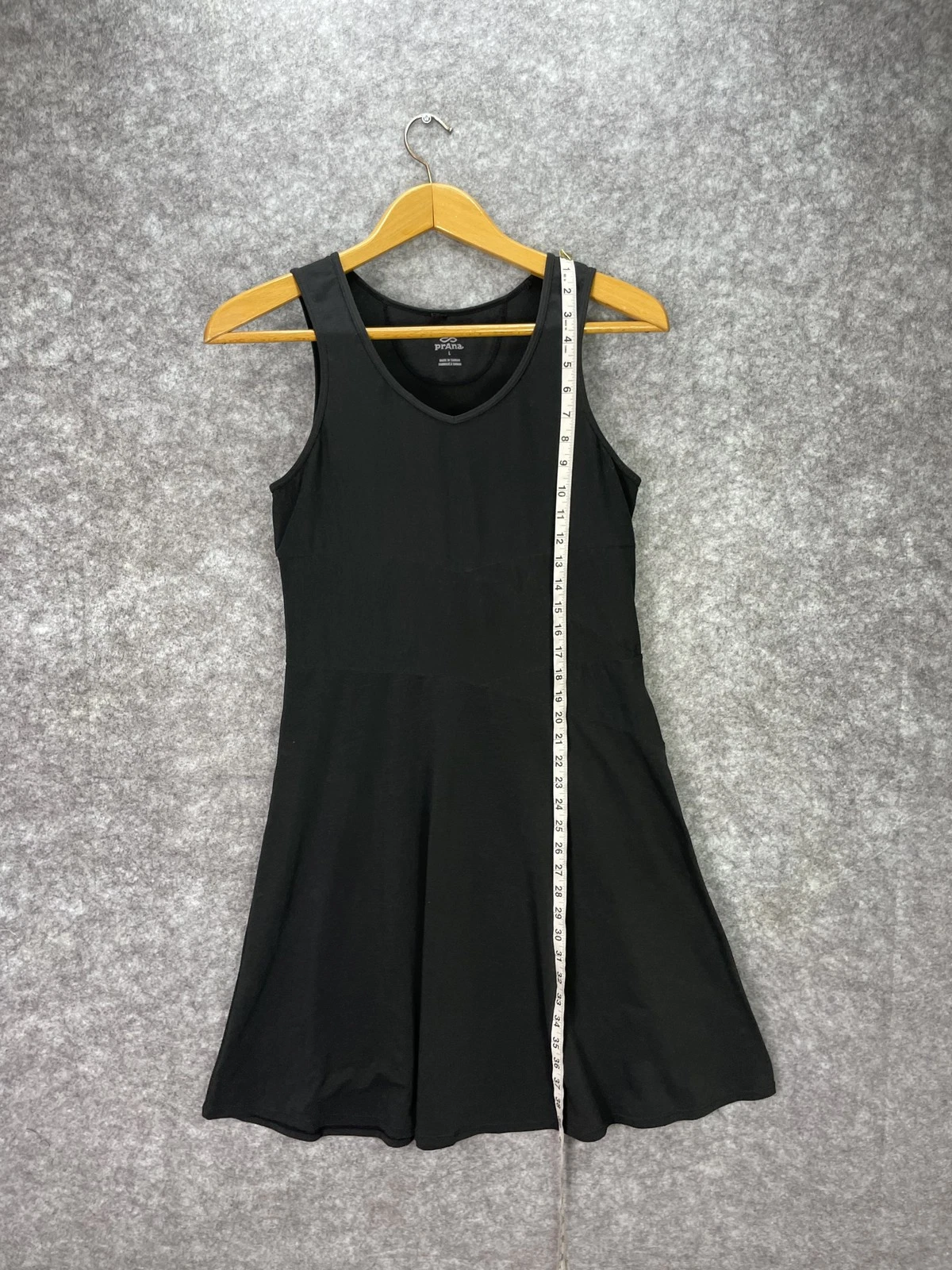 VETEMENTS prAna abito donna grande nero senza maniche aderente e svasato elasticizzato tempo libero