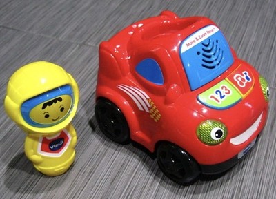 VTECH Move and Zoom Racer Race Car with Rattle and Shake Driver car