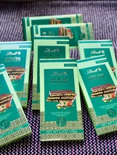 Lindt Dubai Style Chocolate Bar | 150 g / 5.3 oz | Pistachio & Kadayif Filling