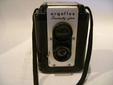 Vintage CAMERA Argus Argoflex Seventy Five 75 with strap.