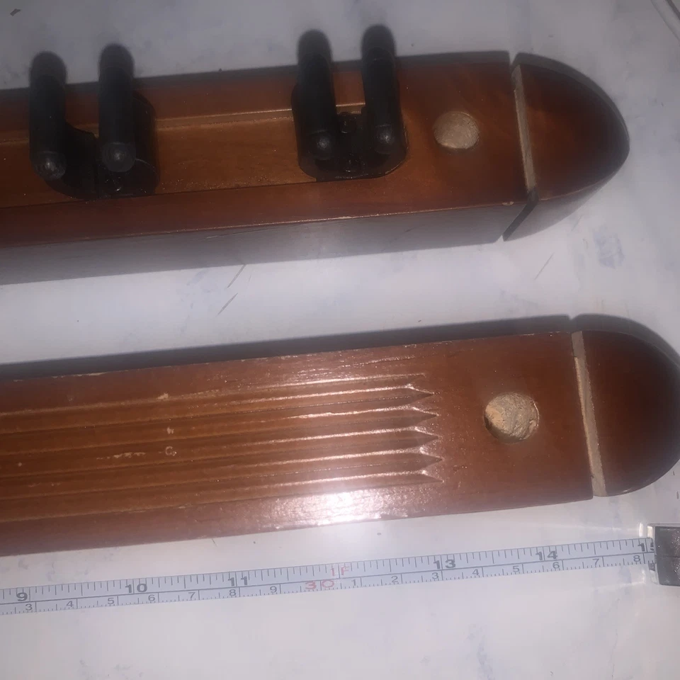 Taco de billar/piscina de madera dura montado en la pared de 2 piezas, 6 tacos Foto 3 de 4