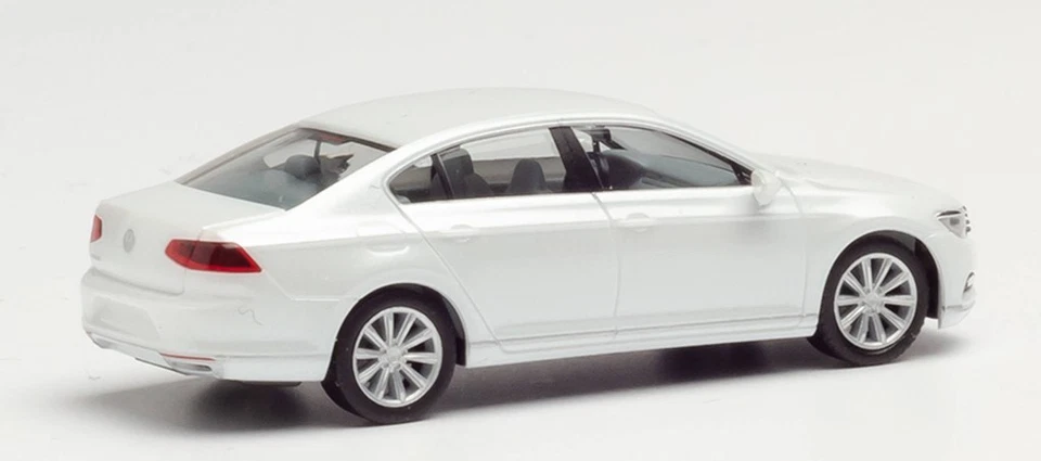 HERPA 038416-002 Scala HO VW Passat Limousine bianco effetto perla - Immagine 2 di 2