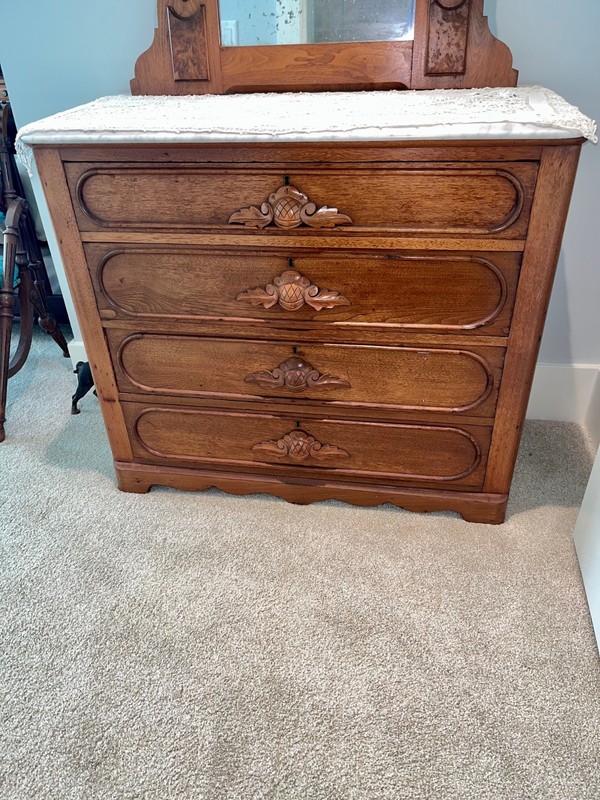 Antique walnut Victorian 4 drawer chest w/ marble top