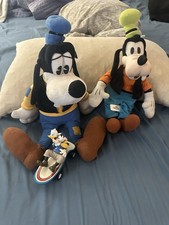 Disney Goofy Plush Stuffed Toys Lot of 2Small Goofy Figure/Accessory