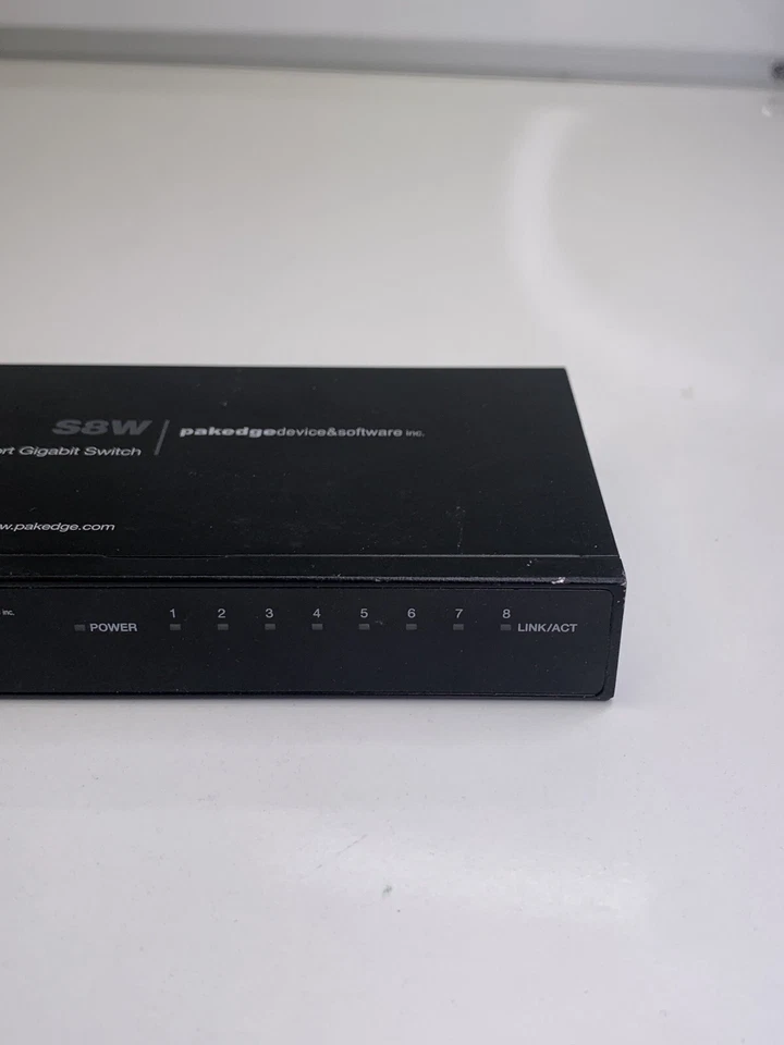 Pakedge Device & Sofware Inc. S8W-01 8 Port Gigabit Ethernet Switch Only - Image 2 of 4
