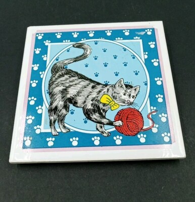 Vintage Lanka  Wall Hanging Tile  Kitty Cat Playing With Yarn FootedTrivet 4.25''