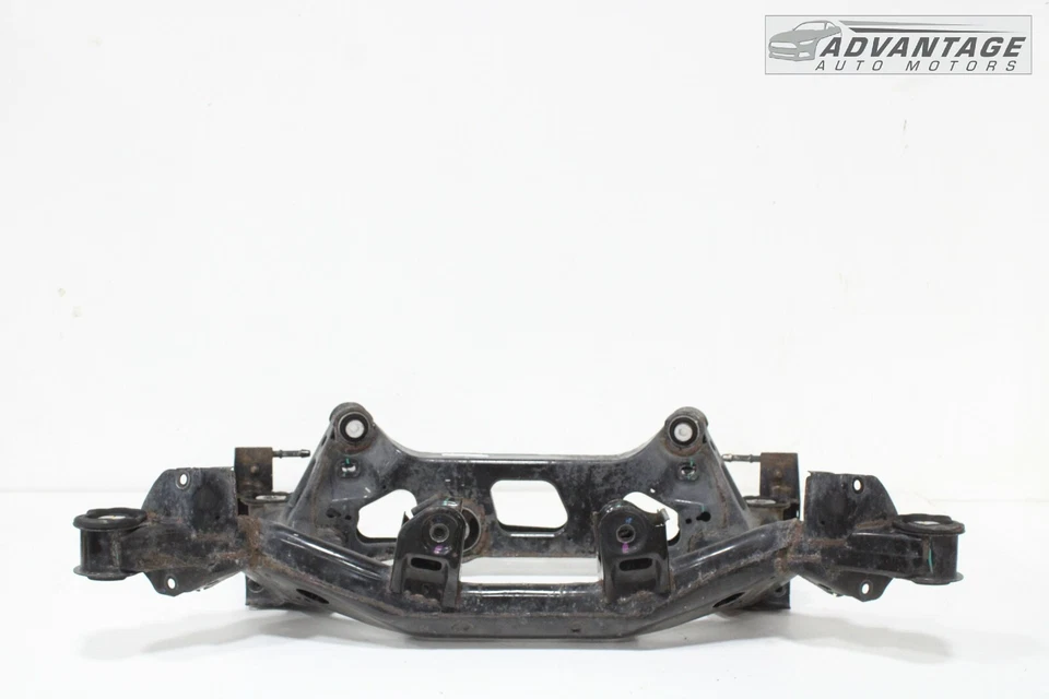 Cadillac ATS 2016-2018 suspensión trasera subchasis cuna travesaño OEM Foto 3 de 4