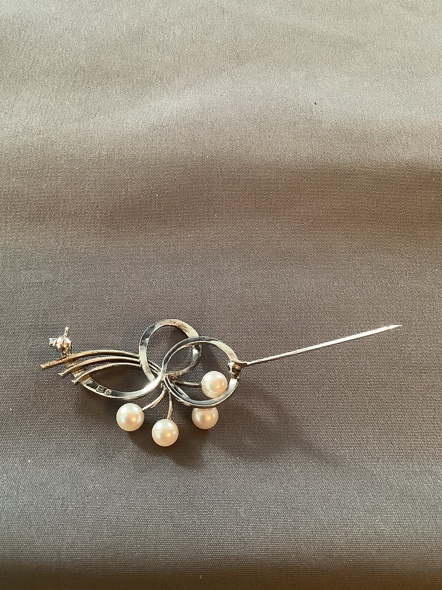 Mikimoto Silver Five パール Wave Leaf ブローチ Mikimoto Silver Five パール Wave Leaf ブローチ（ブローチ PB