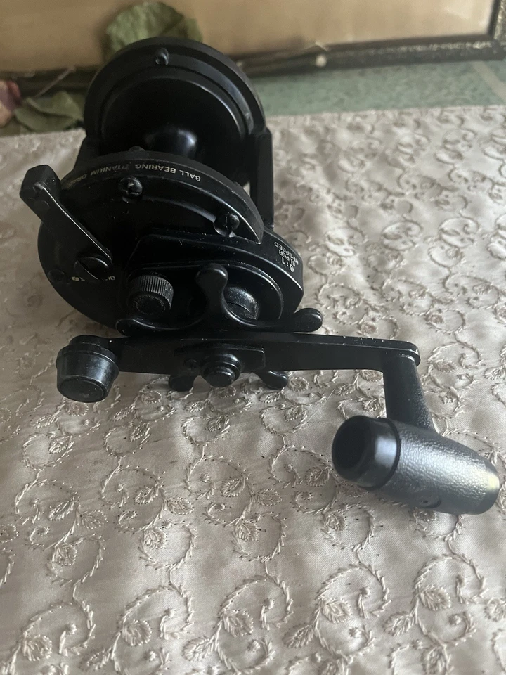 Carrete de baitcasting Shimano Speed Master IV súper alta velocidad 6:1 Foto 3 de 4