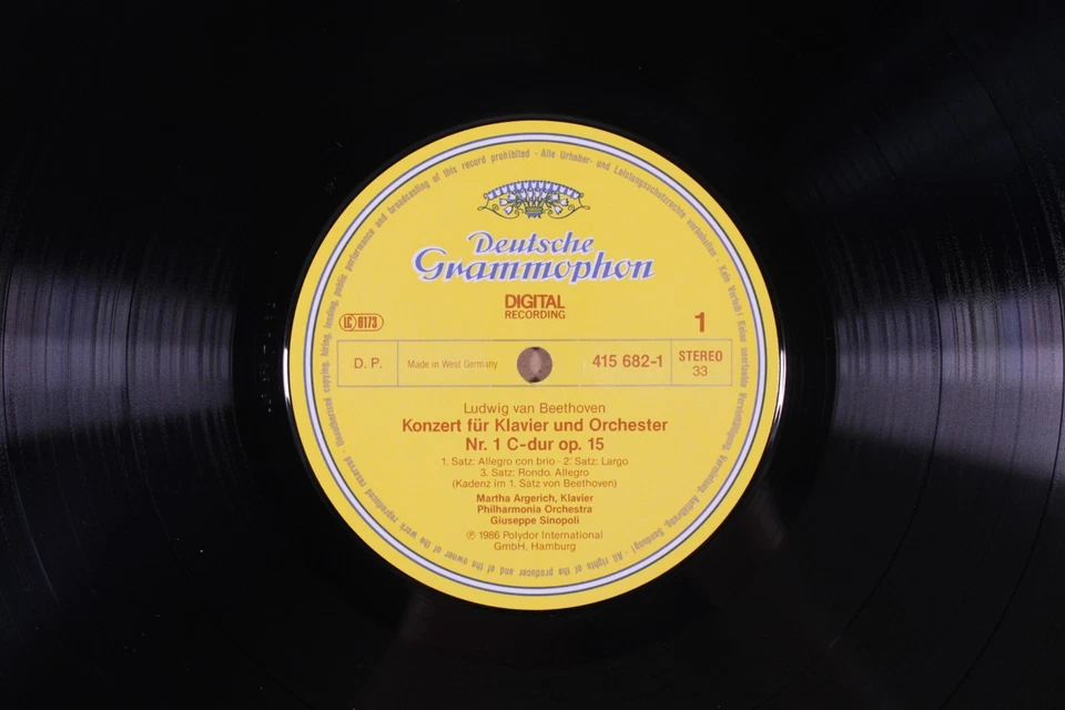 ARGERICH Sinopoli BEETHOVEN Klavierkonzerte Nr. 1&2 DEUTSCHE GRAMMOPHON 415 682 - Bild 3 von 4