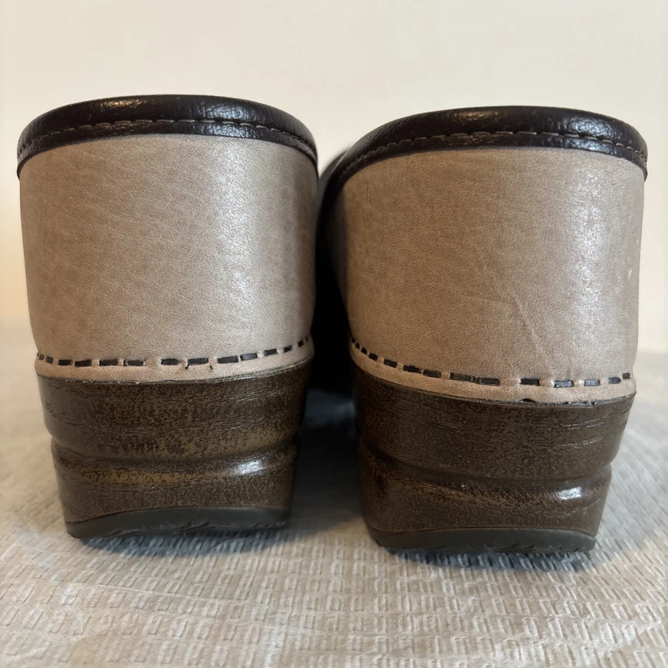 Zuecos Profesionales Danskos Beige con Suela Marrón Cuero Talla 38 Foto 4 de 4
