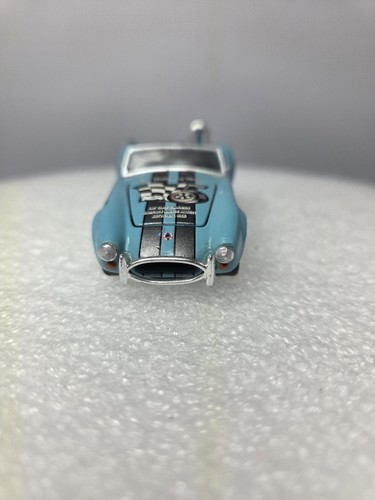 Muscle Machines 1964 Ford Shelby Cobra 427 S/C Teal Diecast 1:64 Scale - Picture 2 of 6