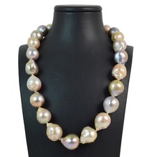 Collana in Perle Scaramazze,chiusura in Argento 925 e Zirconi. Made in Italy