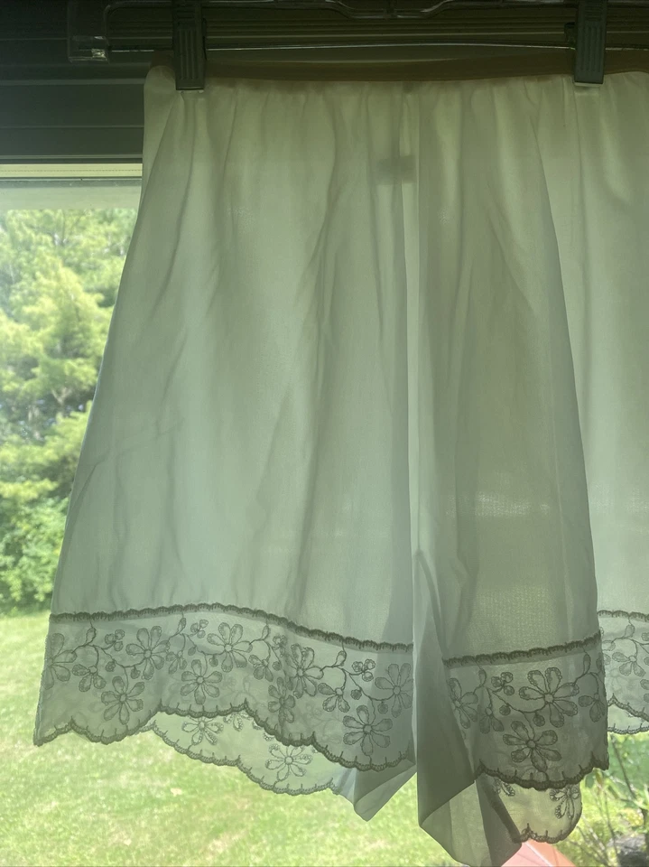 Vintage 1950's VANITY FAIR Tricot Sheer White Panties Wide High Dome Gusset Sz 5 - Image 2 of 4