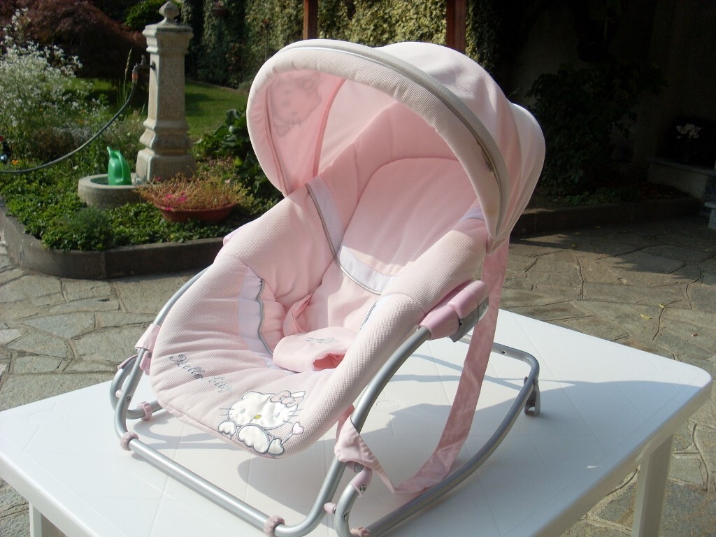 Sdraietta Hello Kitty Baby Rocker con capotta