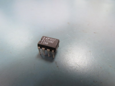 LINEAR TECH  LT1082CN8 Qty of 5 per Lot 1A High Voltage 60kHz IC SWITCHING REG D